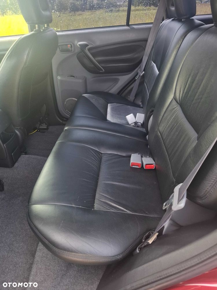 Toyota RAV4 - 6