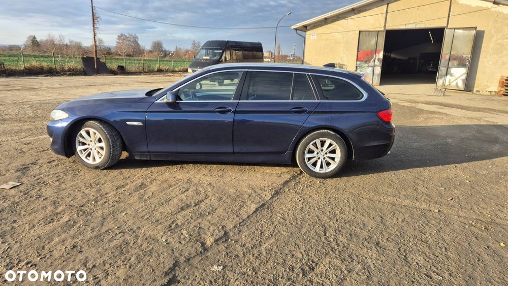 BMW Seria 5 525d - 10