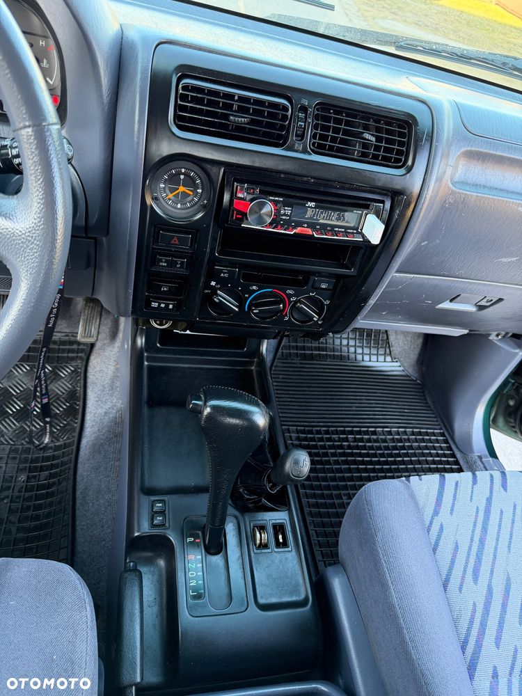 Toyota Land Cruiser - 36