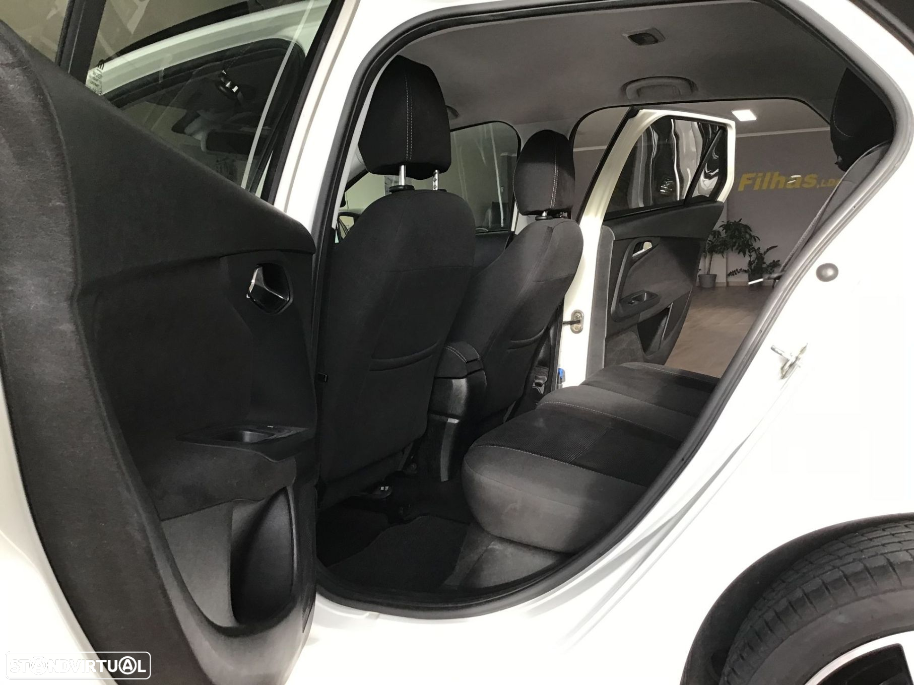 Fiat Tipo Station Wagon 1.3 M-Jet Lounge - 15
