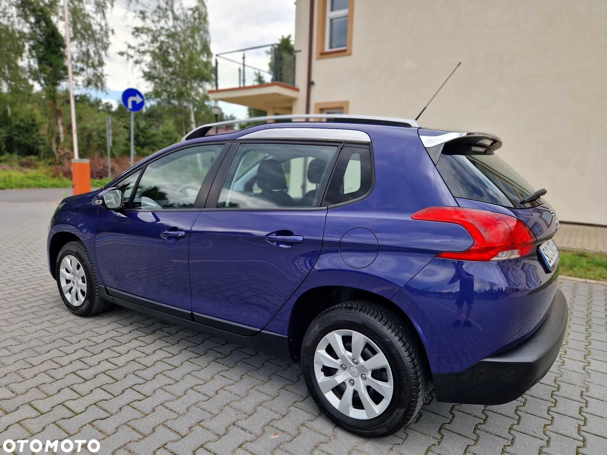 Peugeot 2008 - 6