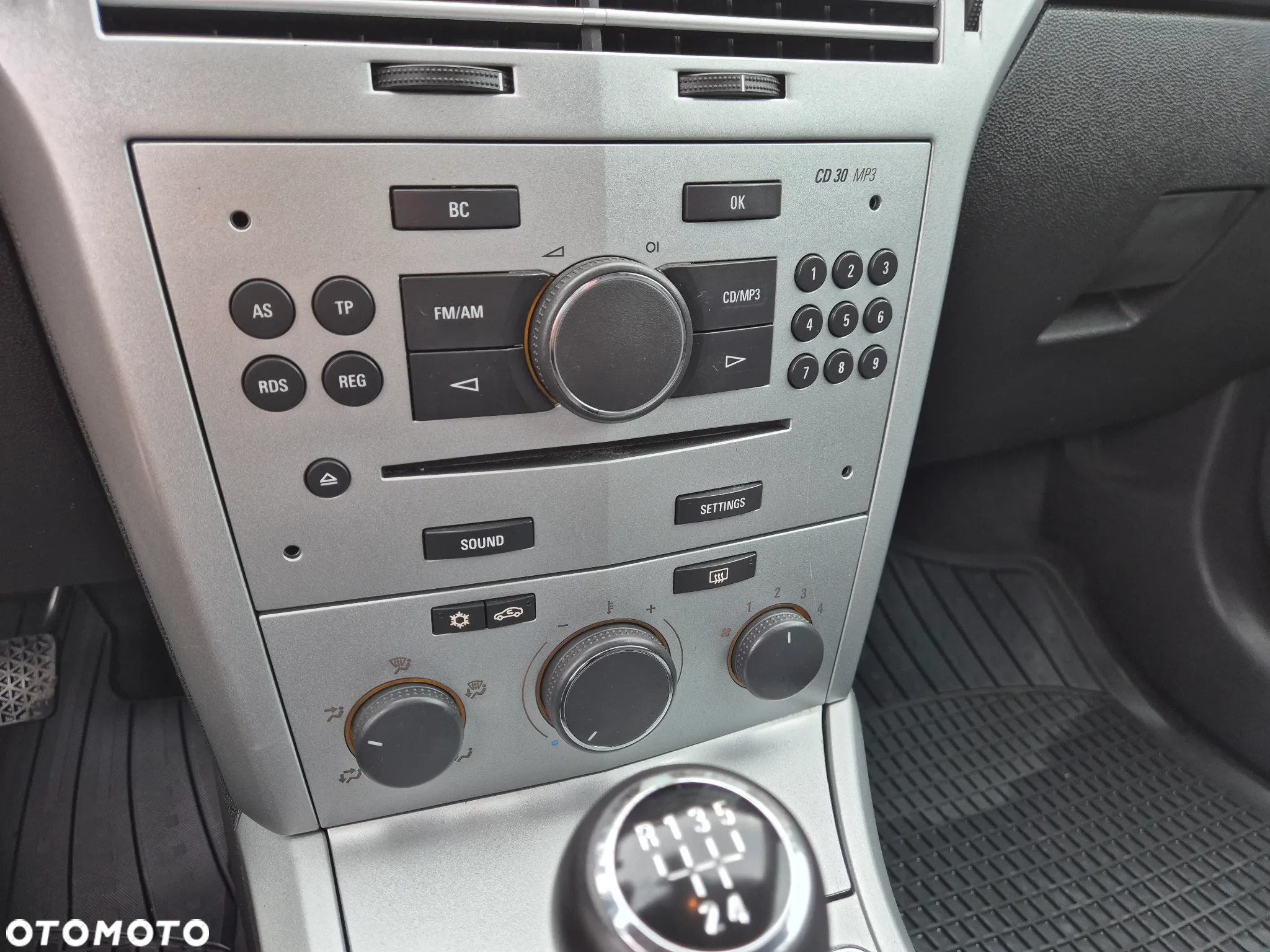 Opel Astra GTC 1.6 - 25