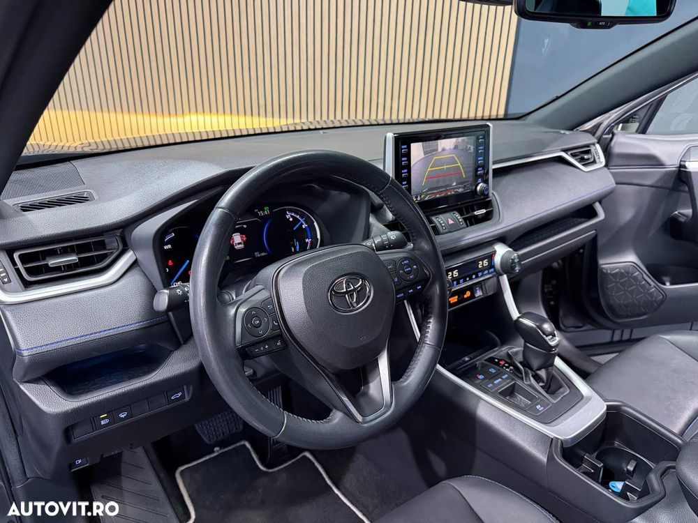 Toyota RAV4 - 10