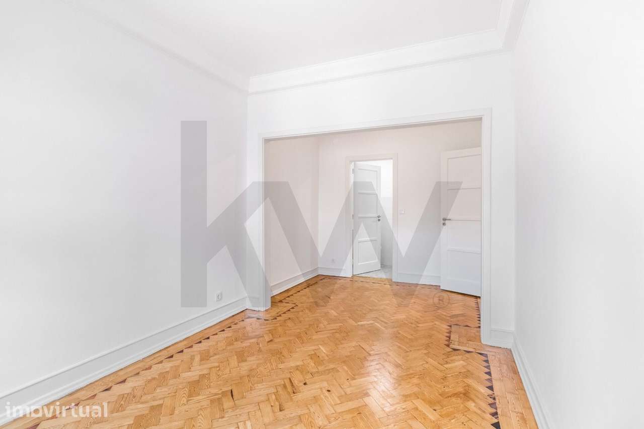 Apartamento T4 na Rua Filipe Folque - Grande imagem: 2/25