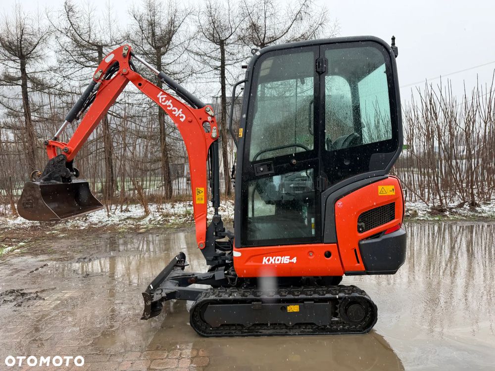 Kubota KX016-4 Koparka Gąsienicowa 2 tony. DEKRA aktualna do 2026r. Rozsuwane Hydr. podwozie! Sprowadzona z Gospodarstwa Norweskiego! Zero luzów i wycieków. Maszyna jak Nowa z Salonu! 2016rok. Pełna Dokumentacja. Gąsienice bez zużycia! Łyżka Skarpowa! Szybkozłącze! szybka wolna jazda. Ani deka luzów i wycieków. OKAZJA - 11