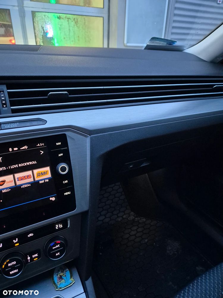 Volkswagen Passat 1.6 TDI BMT Trendline - 13