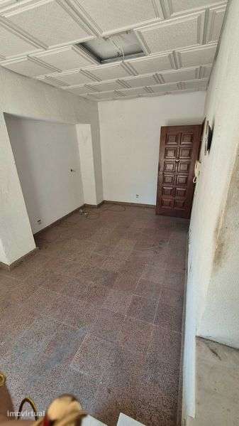 Escritório Duplex com Terraço no Centro do Laranjeiro, Almada - Grande imagem: 2/10