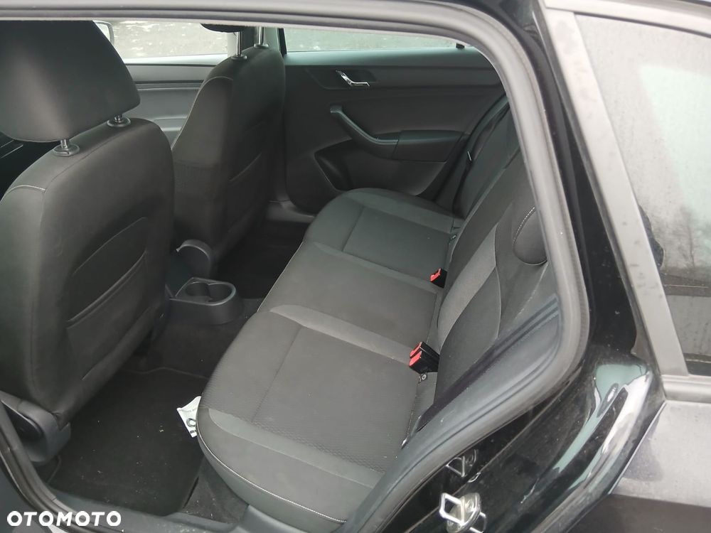 Skoda RAPID 1.6 TDI Drive - 7