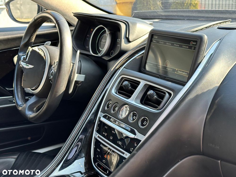 Aston Martin DB11 - 21