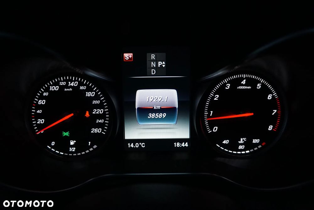 Mercedes-Benz Klasa C 180 9G-TRONIC - 27