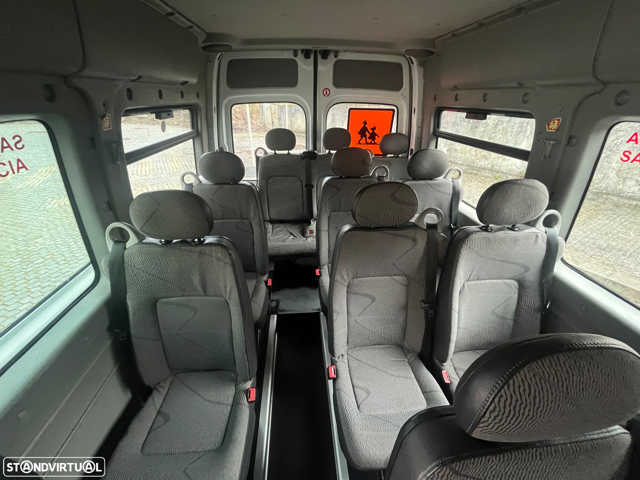 Renault Master 2.5 DCI 16 Lugares- Minibus - 11