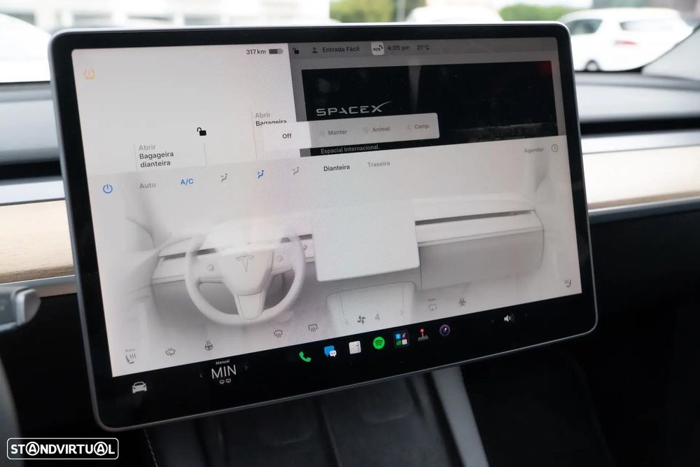 Tesla Model Y Standard - 14