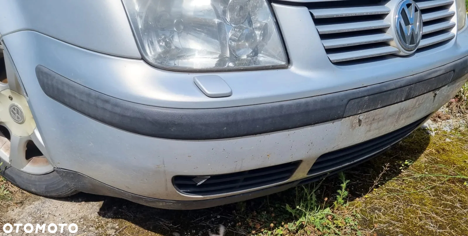 Zderzak przedni vw Bora golf IV   kod lak LB7Z - 3