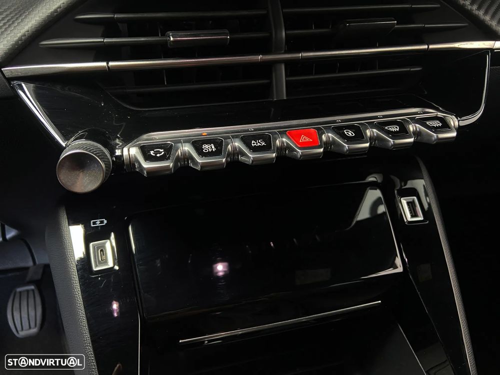 Peugeot 2008 1.2 PureTech Allure Pack - 21