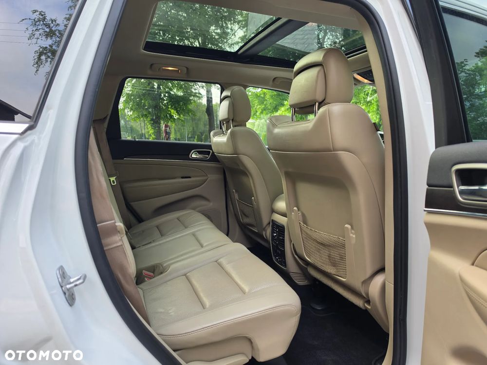 Jeep Grand Cherokee - 16