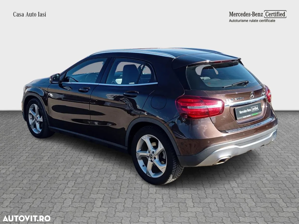 Mercedes-Benz GLA 200 d 4MATIC Aut. - 6