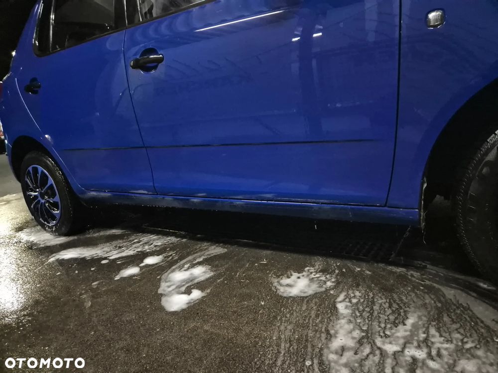 Skoda Fabia 2009 photo 3