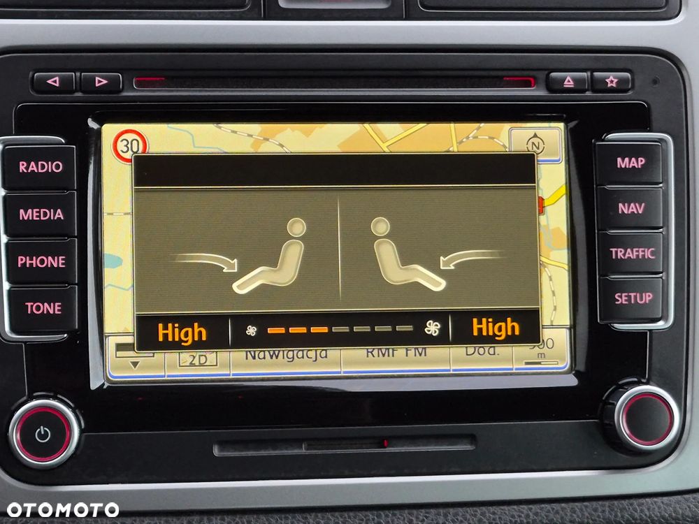 Volkswagen Tiguan - 11