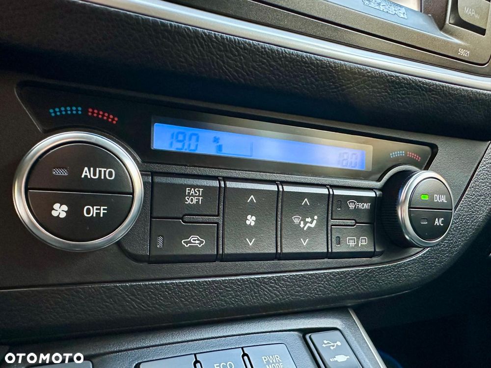 Toyota Auris - 26