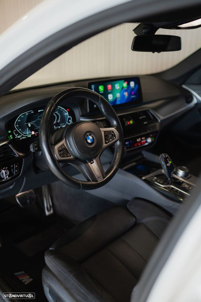 BMW 530 e Pack Desportivo M - 18