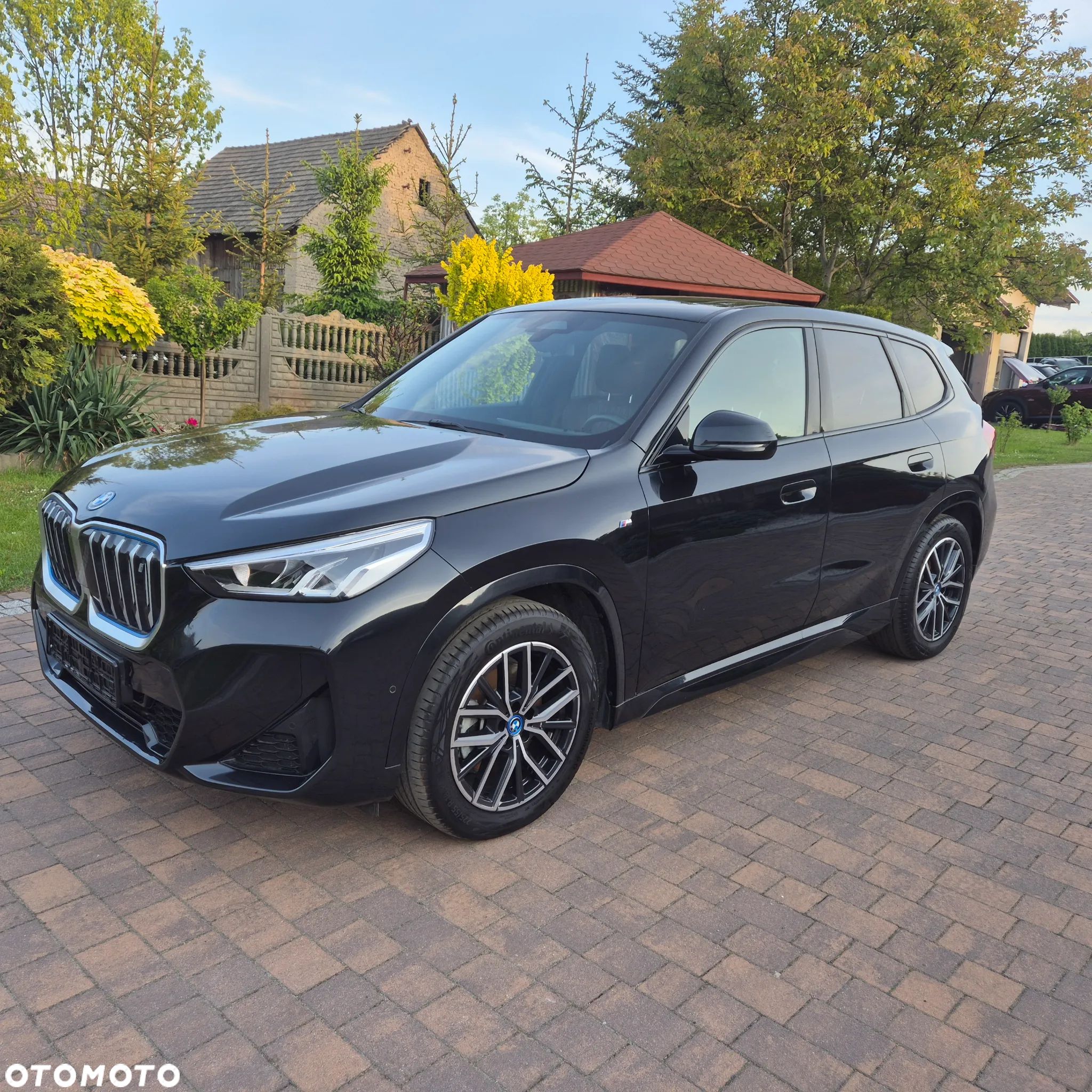 BMW iX1 xDrive30 M Sportpaket - 1