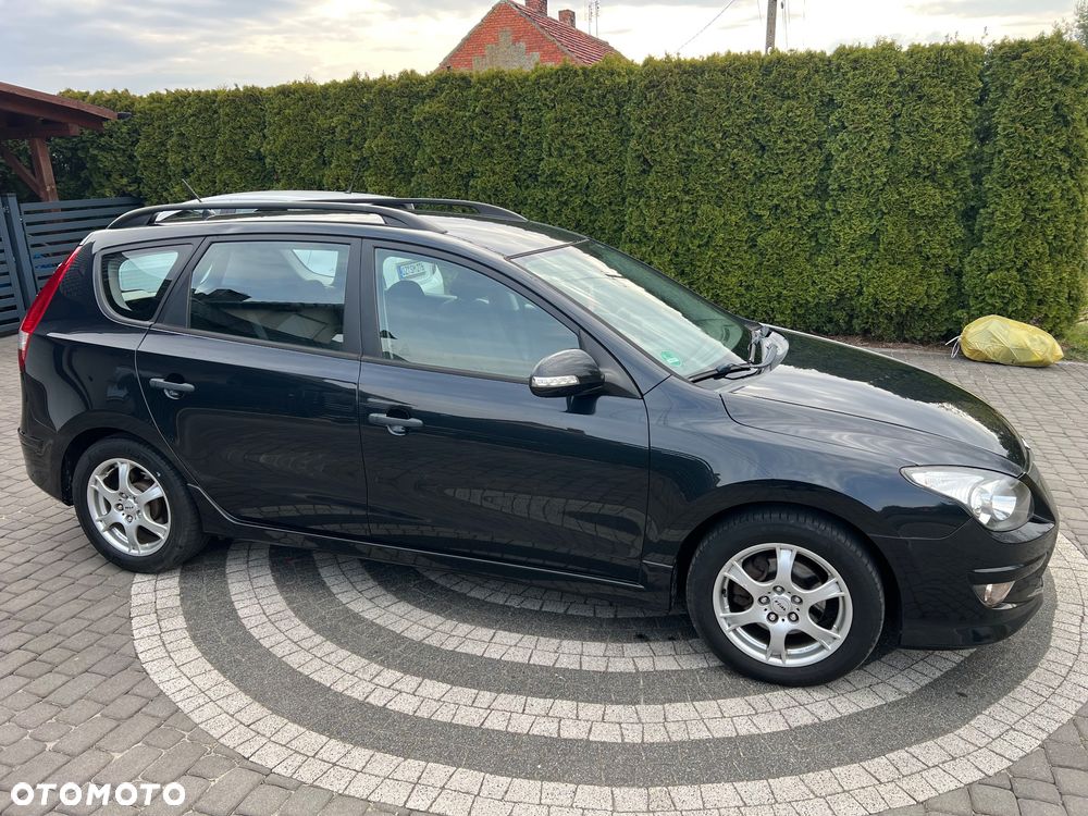 Hyundai i30 1.6 CRDi Comfort EU5 - 11
