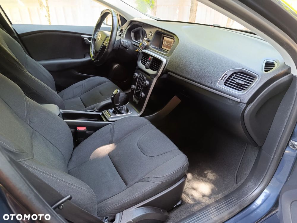 Volvo V40 D2 Kinetic - 12