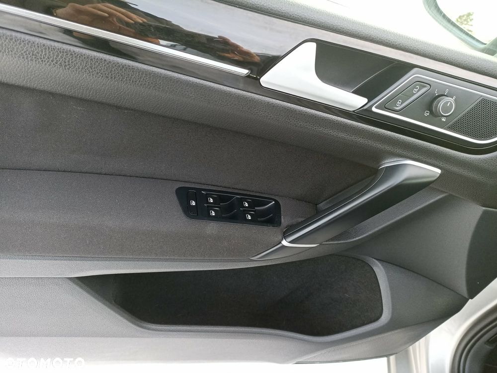 Volkswagen Golf Sportsvan 2.0 TDI (BlueMotion Technology) Comfortline - 21