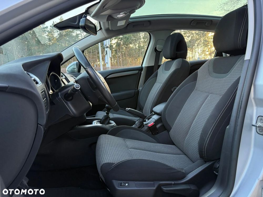 Citroën C4 e-HDi 115 Exclusive - 14