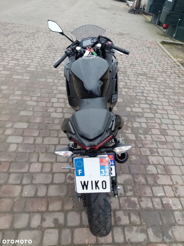 Kawasaki Ninja - 4
