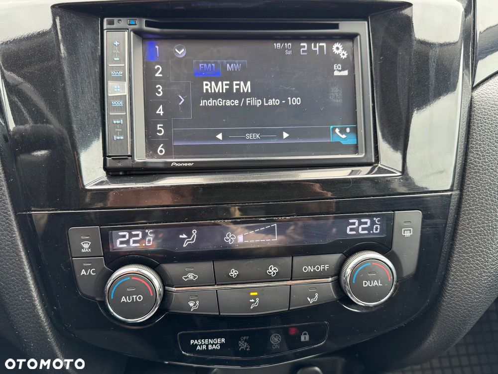 Nissan Qashqai 1.6 DCi Xtronic N-Connecta - 32