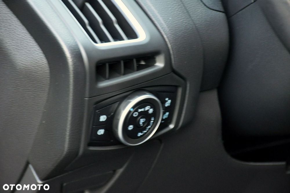 Ford Focus - 37