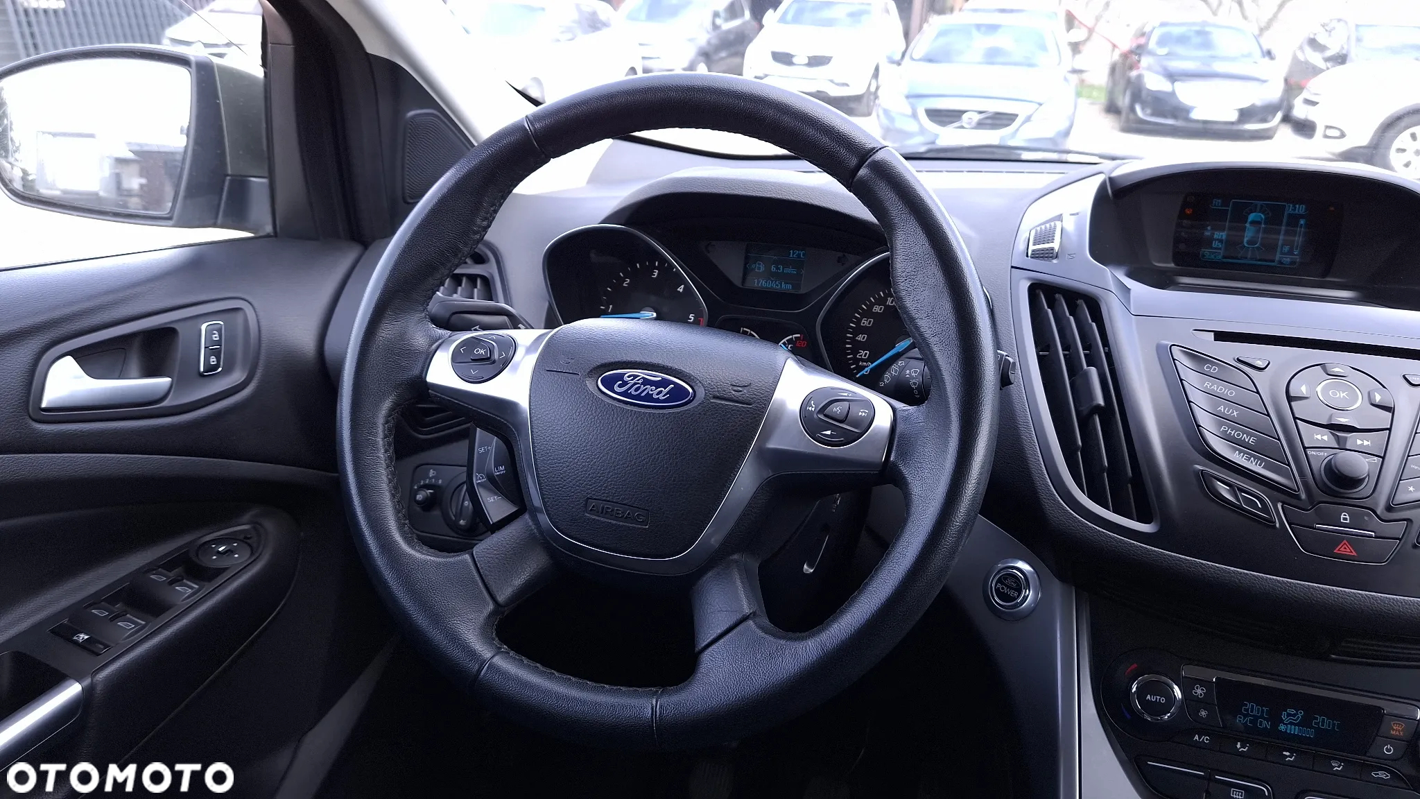 Ford Kuga 2.0 TDCi 2x4 Titanium - 16
