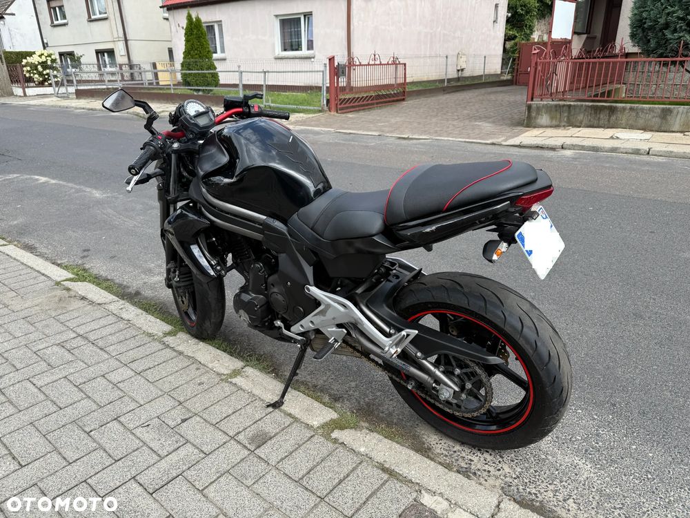 Kawasaki ER - 7