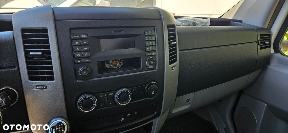 Mercedes-Benz SPRINTER - 14