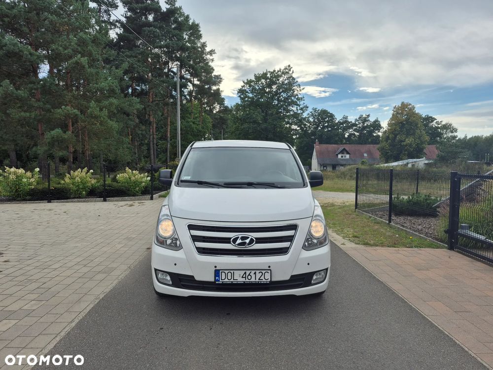 Hyundai H-1 2.5 CRDi Travel Comfort - 2