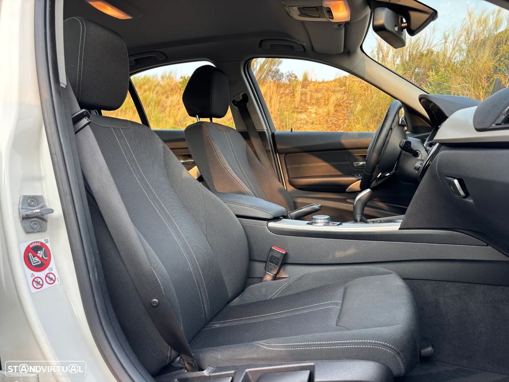 BMW 320 d Aut. Advantage - 25