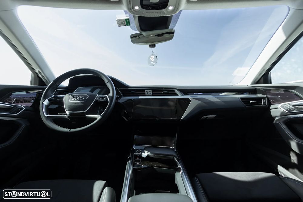 Audi Q8 e-Tron 55 quattro advanced - 13