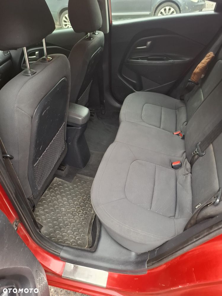 Kia Rio - 19