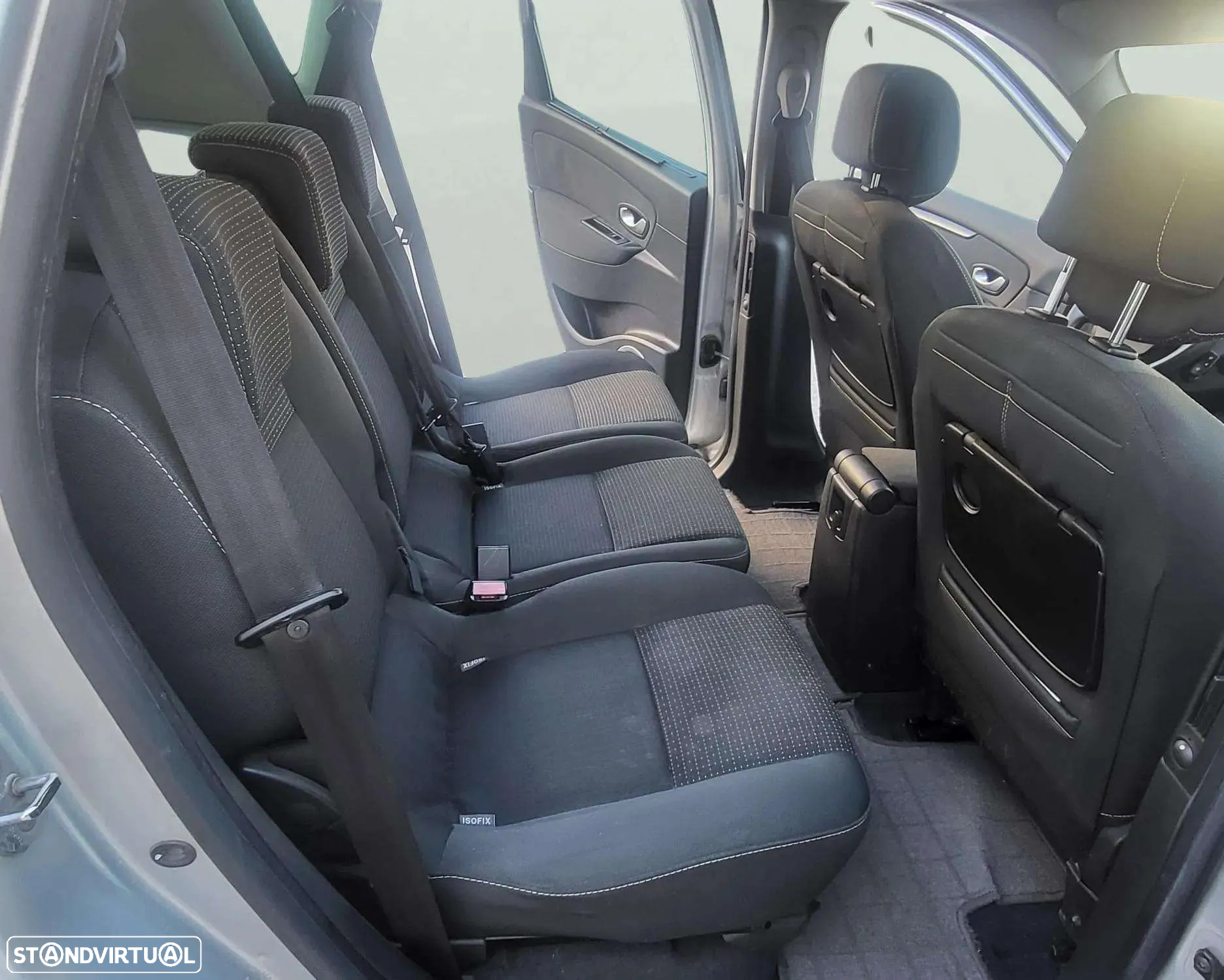 Renault Scénic 1.5 dCi Dynamique S - 12