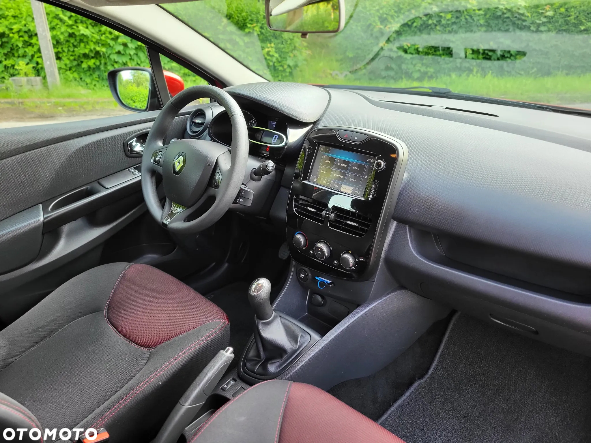 Renault Clio 1.2 16V 75 Experience - 5