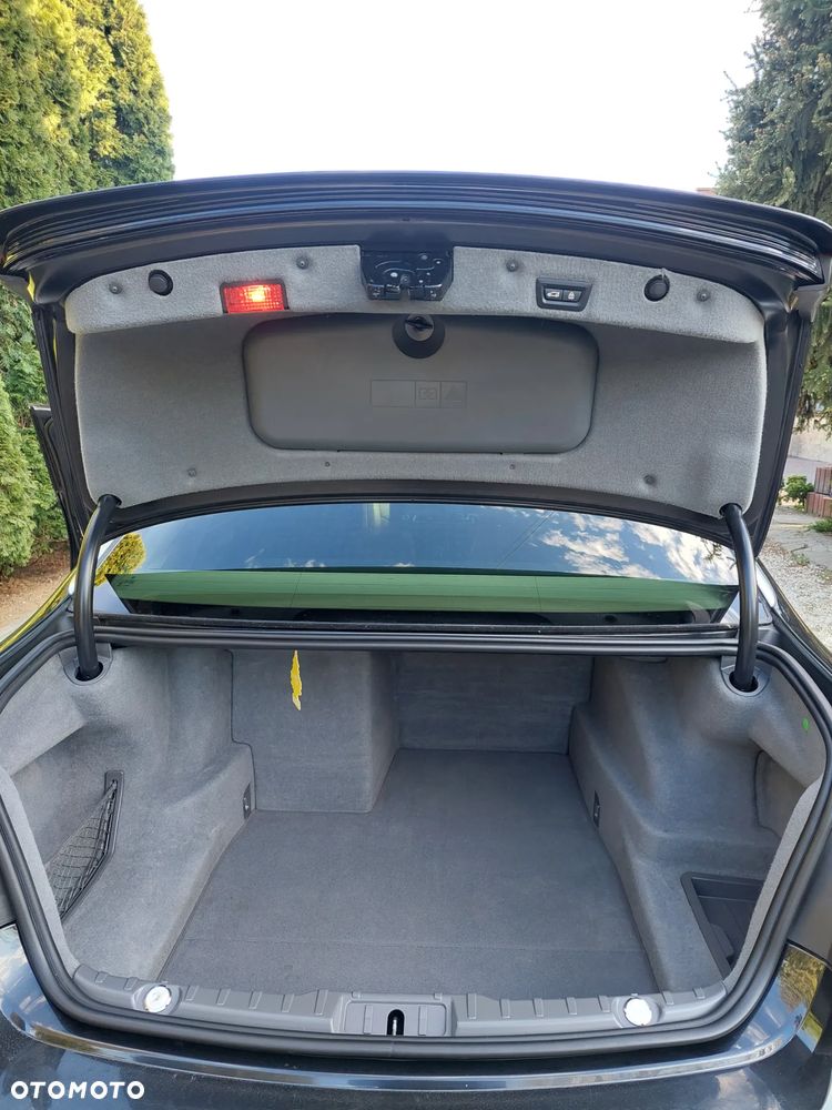 BMW Seria 7 750i L - 24