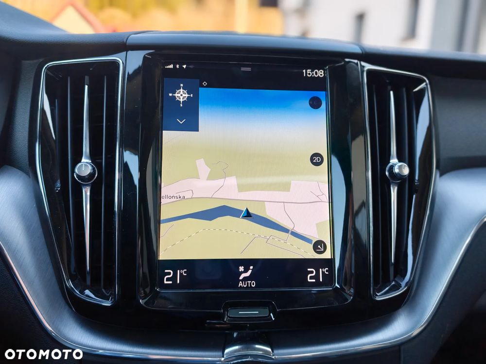 Volvo XC 60 T8 AWD Recharge Geartronic RDesign Expression - 28