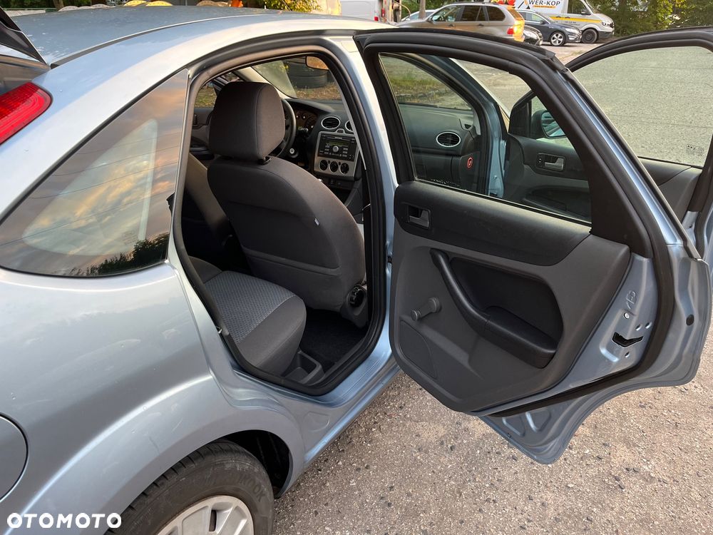 Ford Focus 1.6 Trend - 14