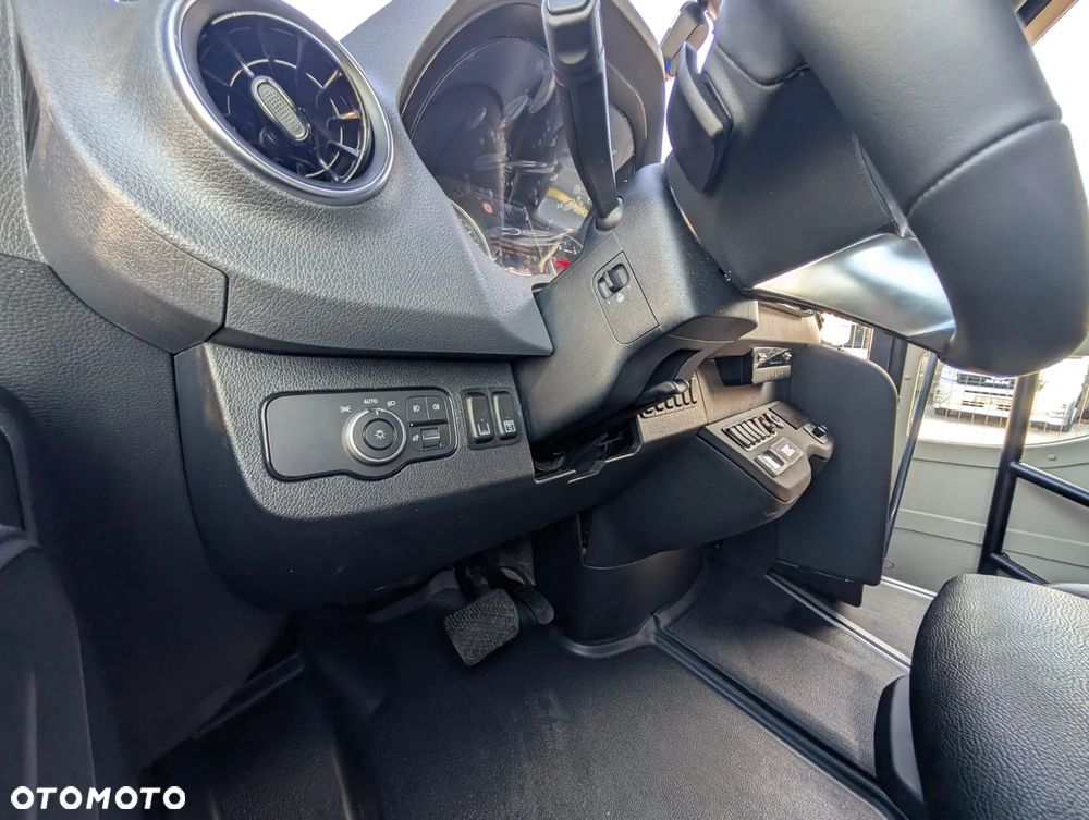 Mercedes-Benz Sprinter 519 - 23
