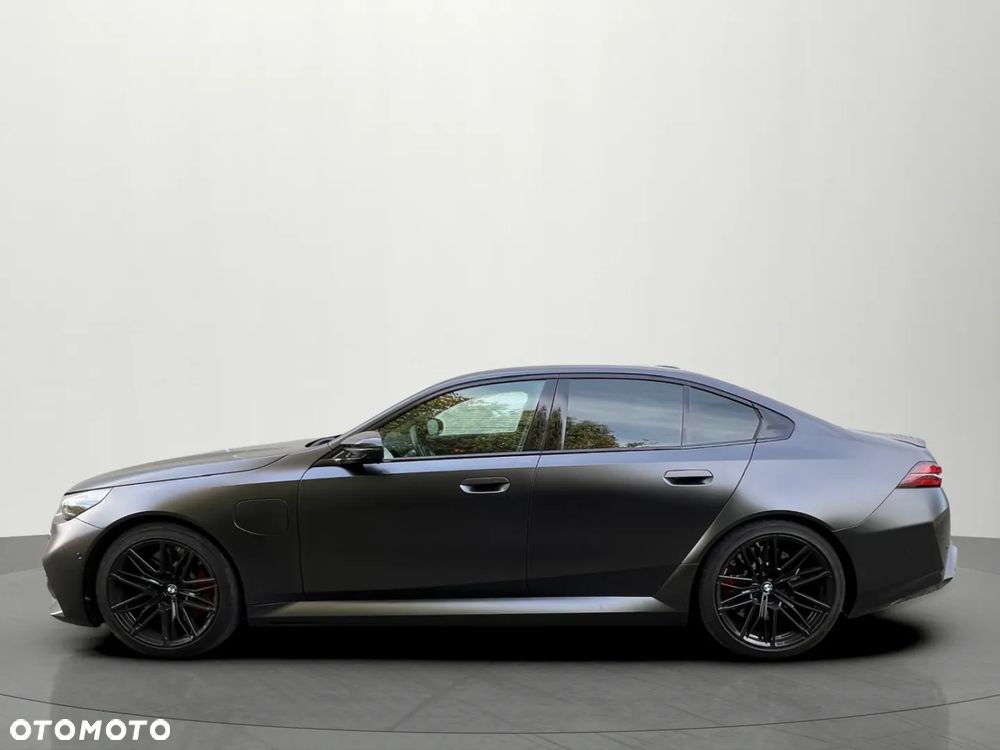 BMW M5 xDrive - 4