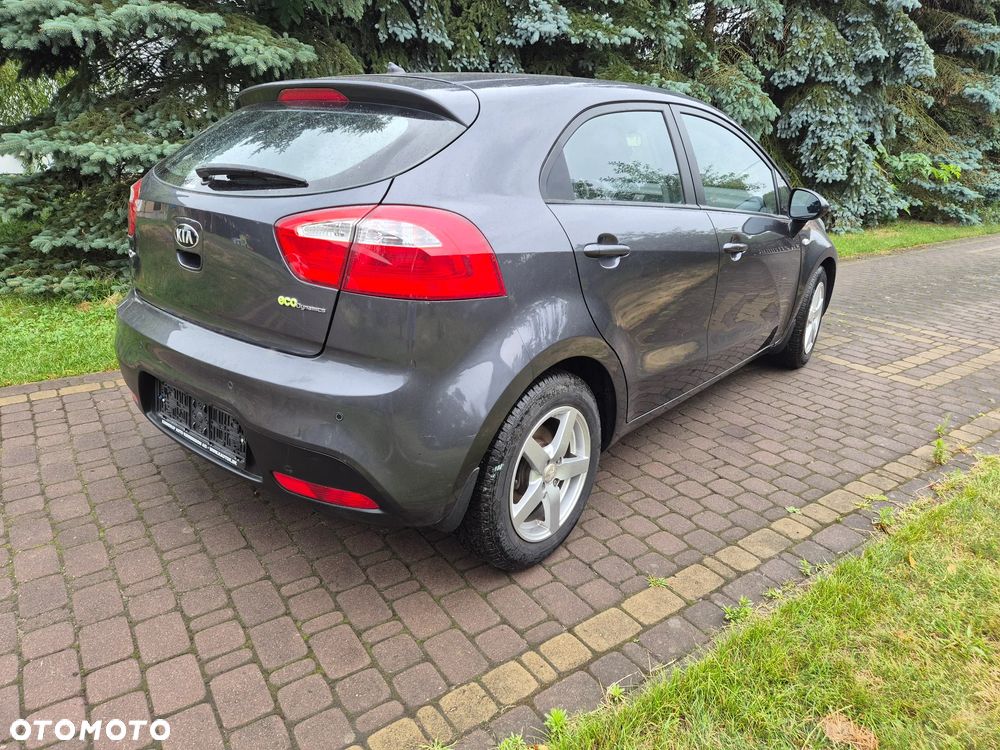 Kia Rio - 8