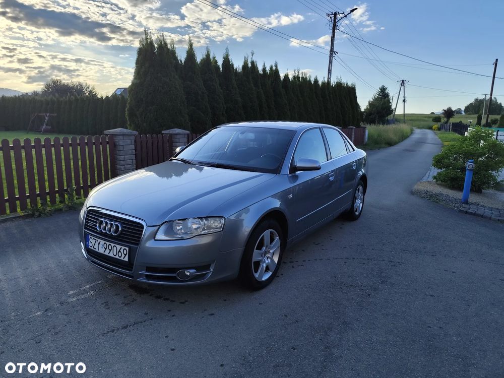 Audi A4 Limousine - 1