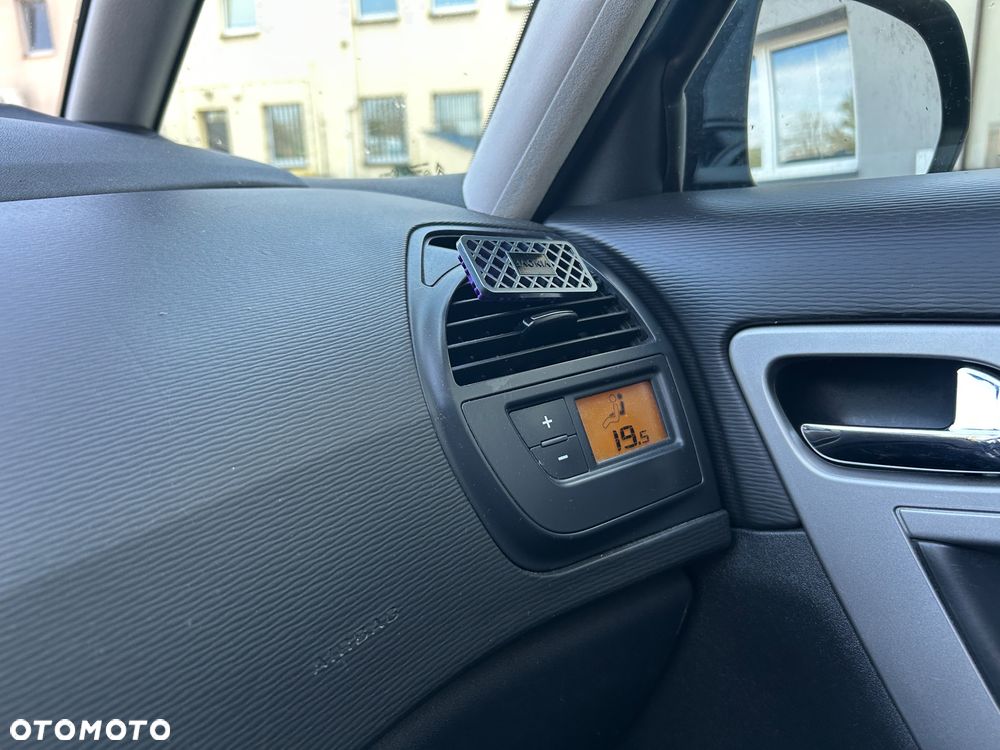 Citroën C4 HDi 110 FAP Exclusive - 19