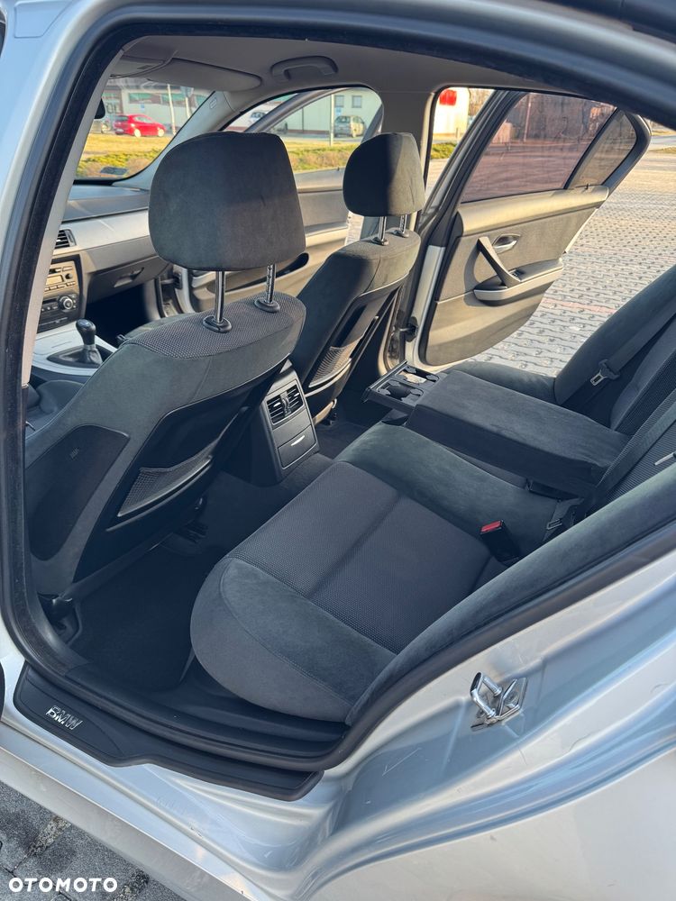 BMW Seria 3 320d - 8